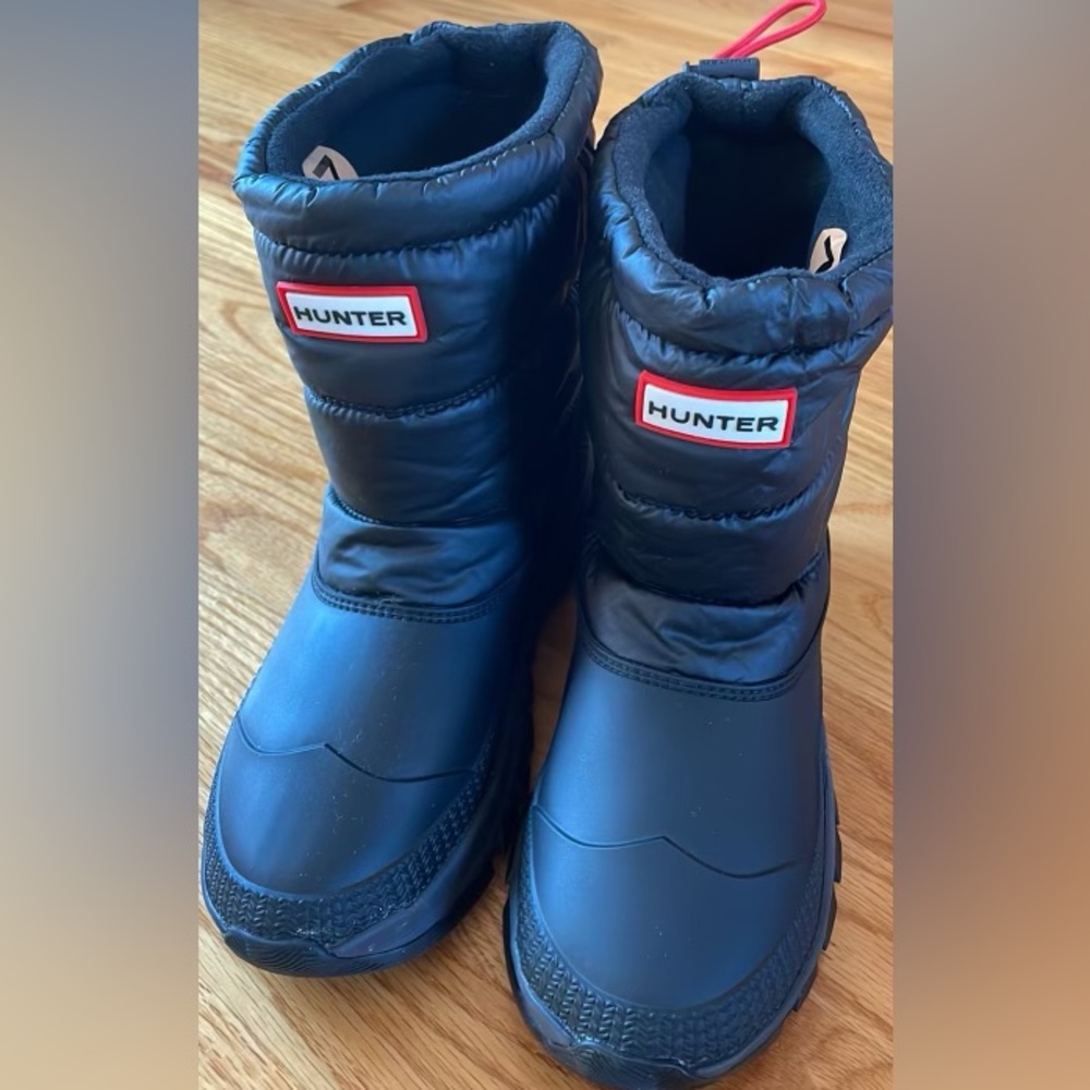 Hunter Size 7 Insulated Short Snow Boots